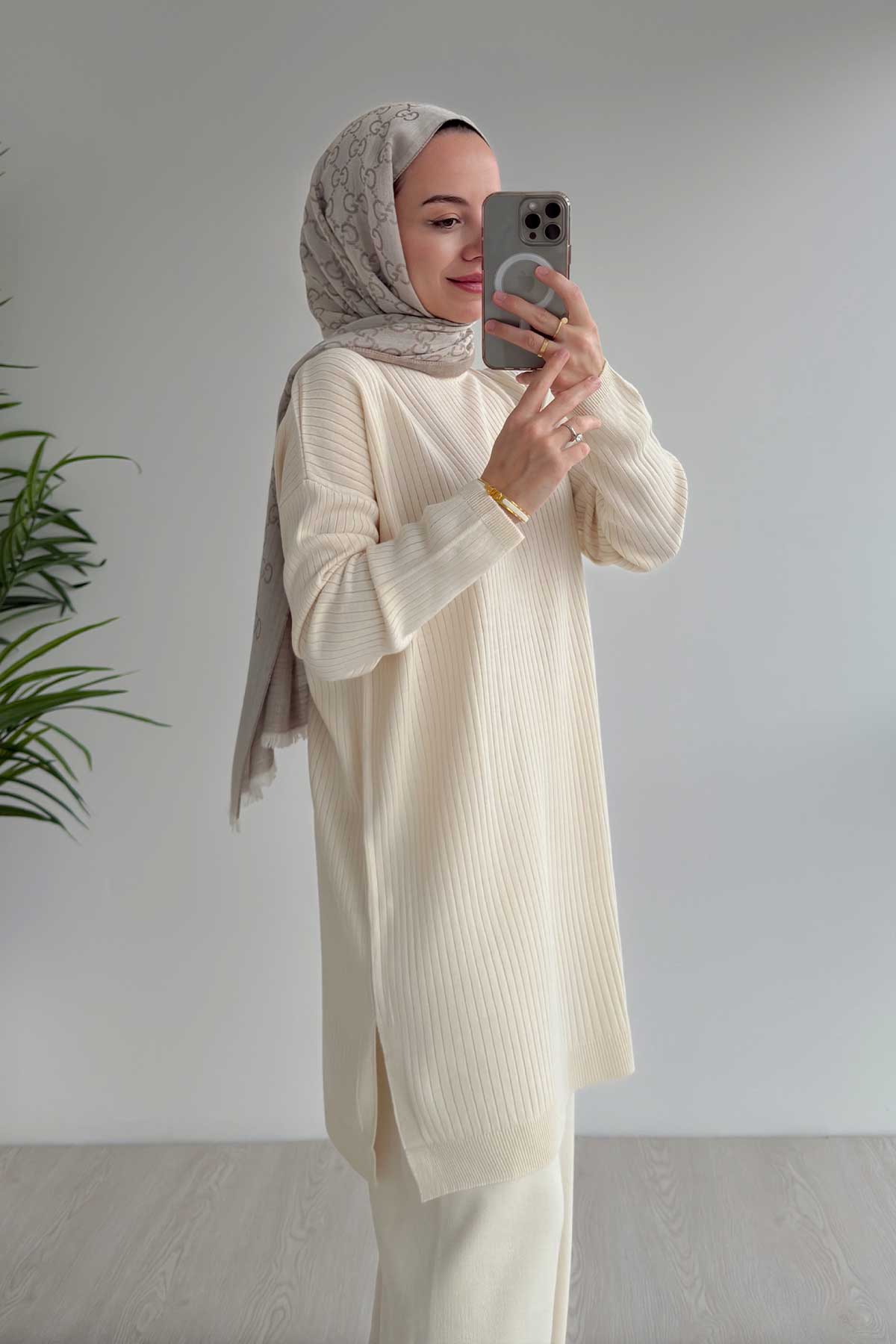 Anje Knitwear Suit - Beige