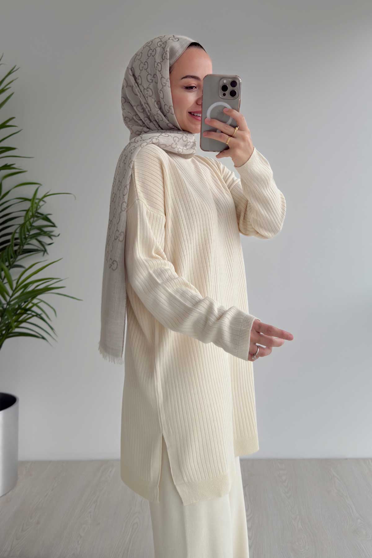 Anje Knitwear Suit - Beige