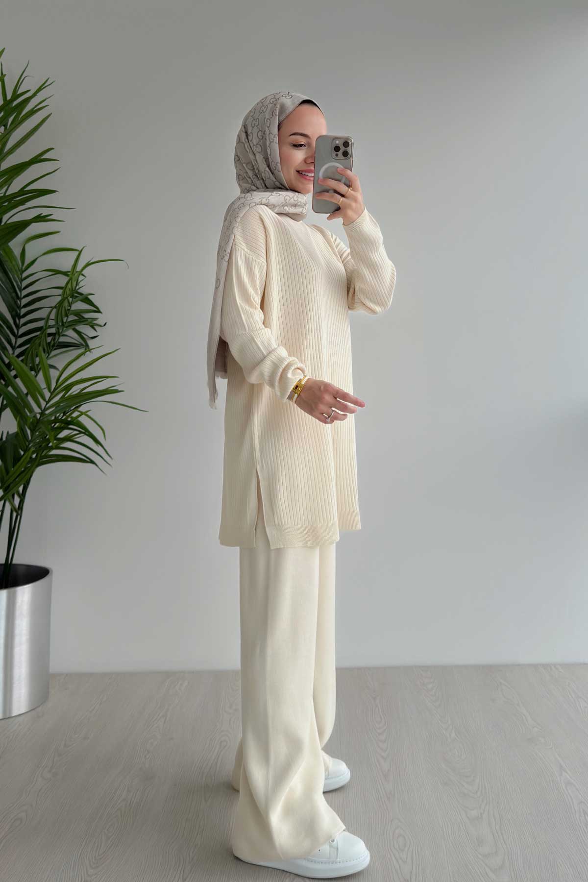 Anje Knitwear Suit - Beige