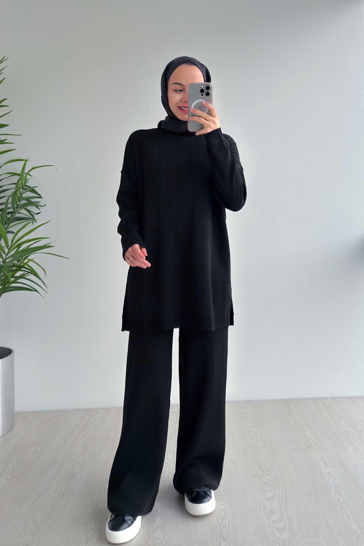 Anje Knitwear Suit - Black