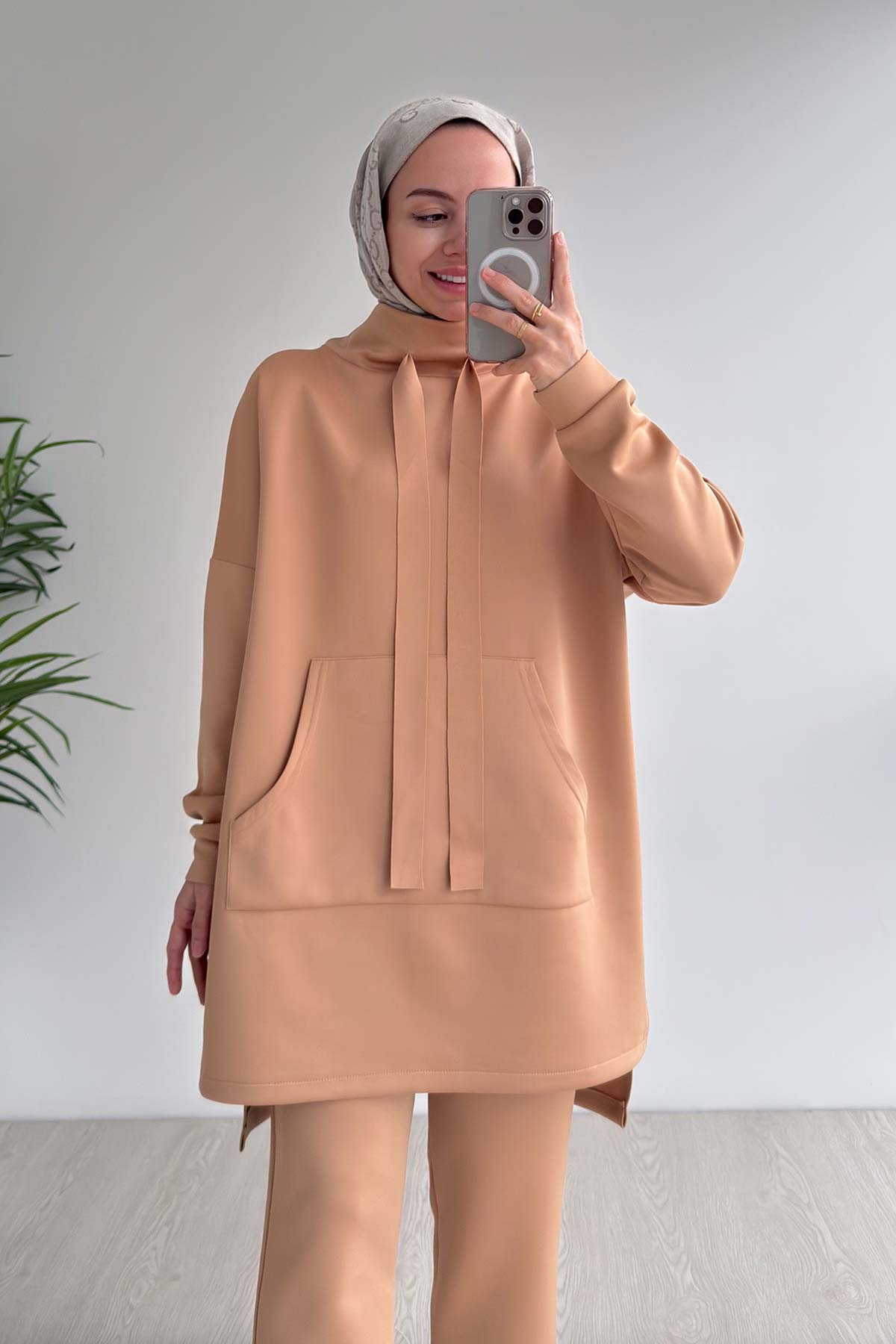 Kangaroo Pocket Scuba Suit - Camel