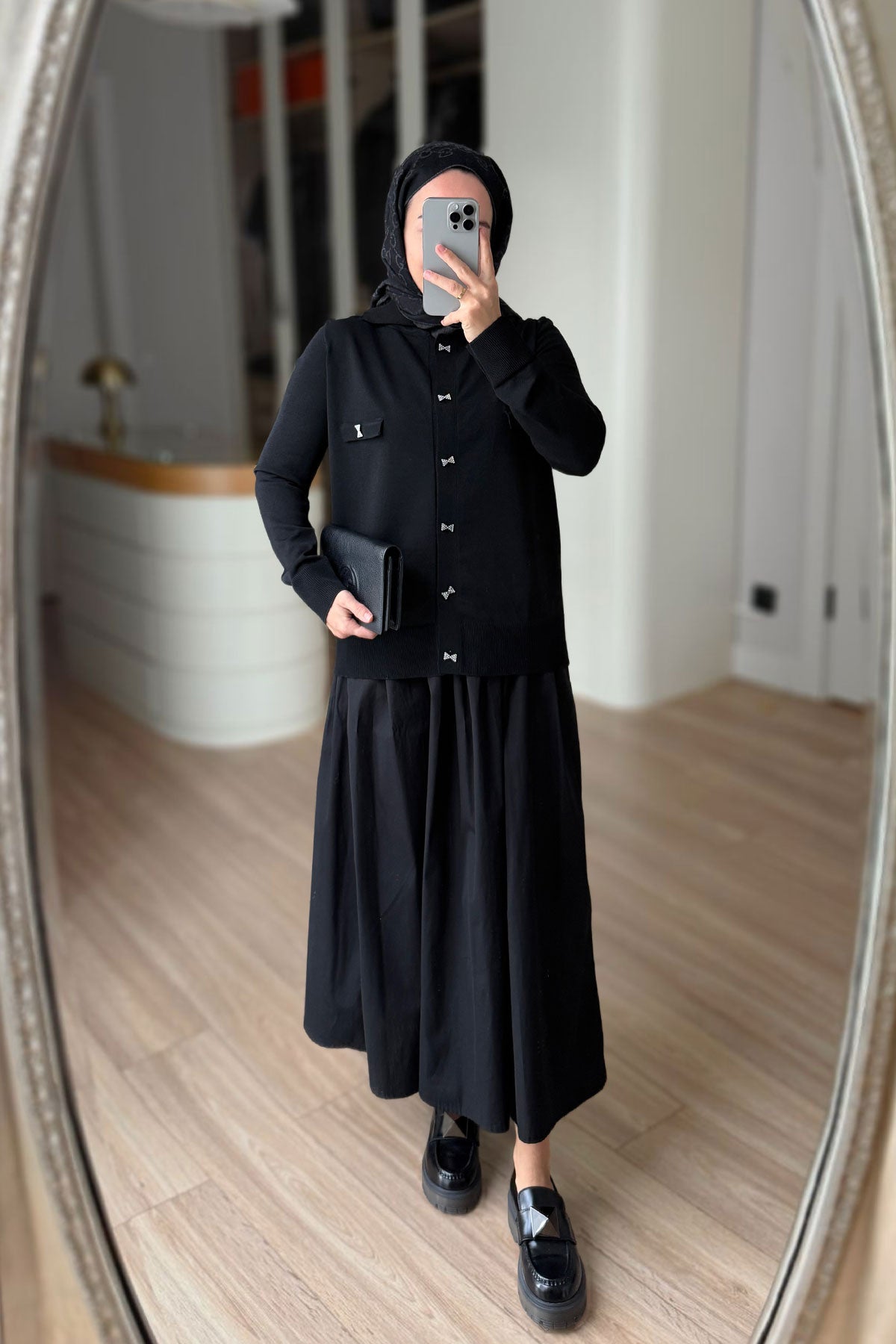 Brooch Detail Mercerized Cardigan - Black