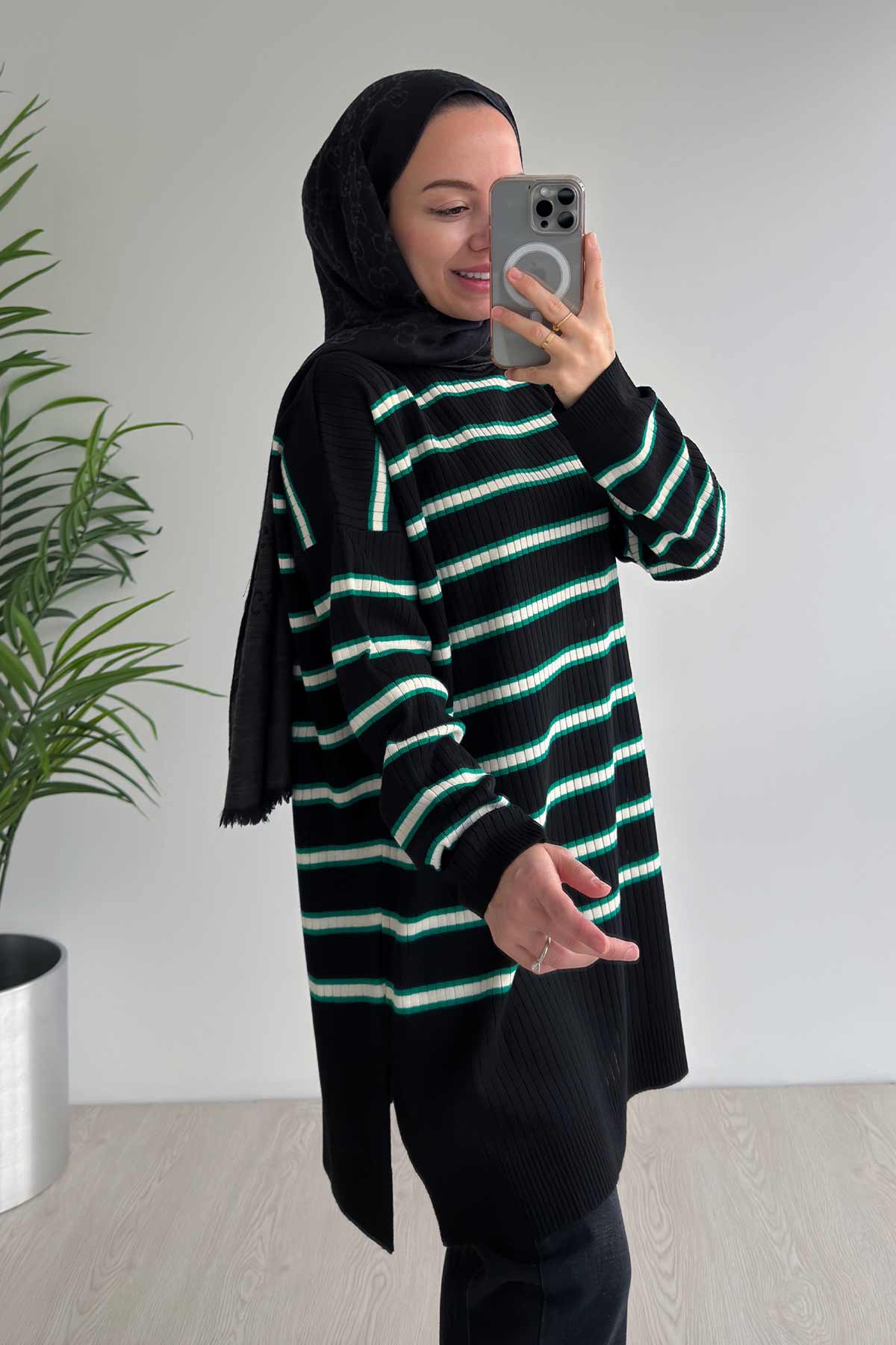 Lady Knitwear Tunic - Black/Green