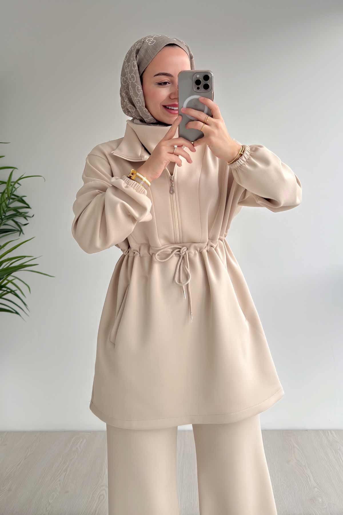 Design Collar Scuba Suit - Beige