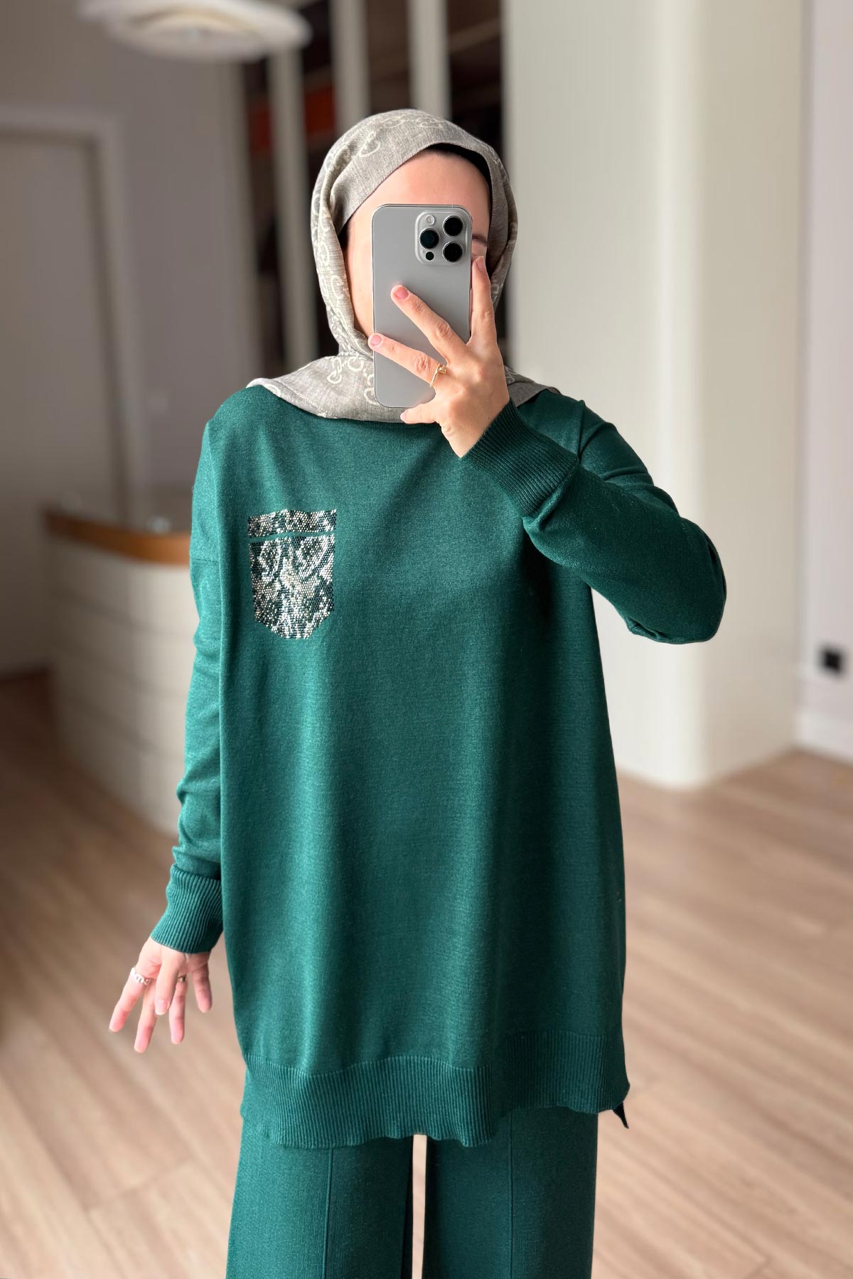 Stoned Pocket Mercerized Suit - Emerald Color