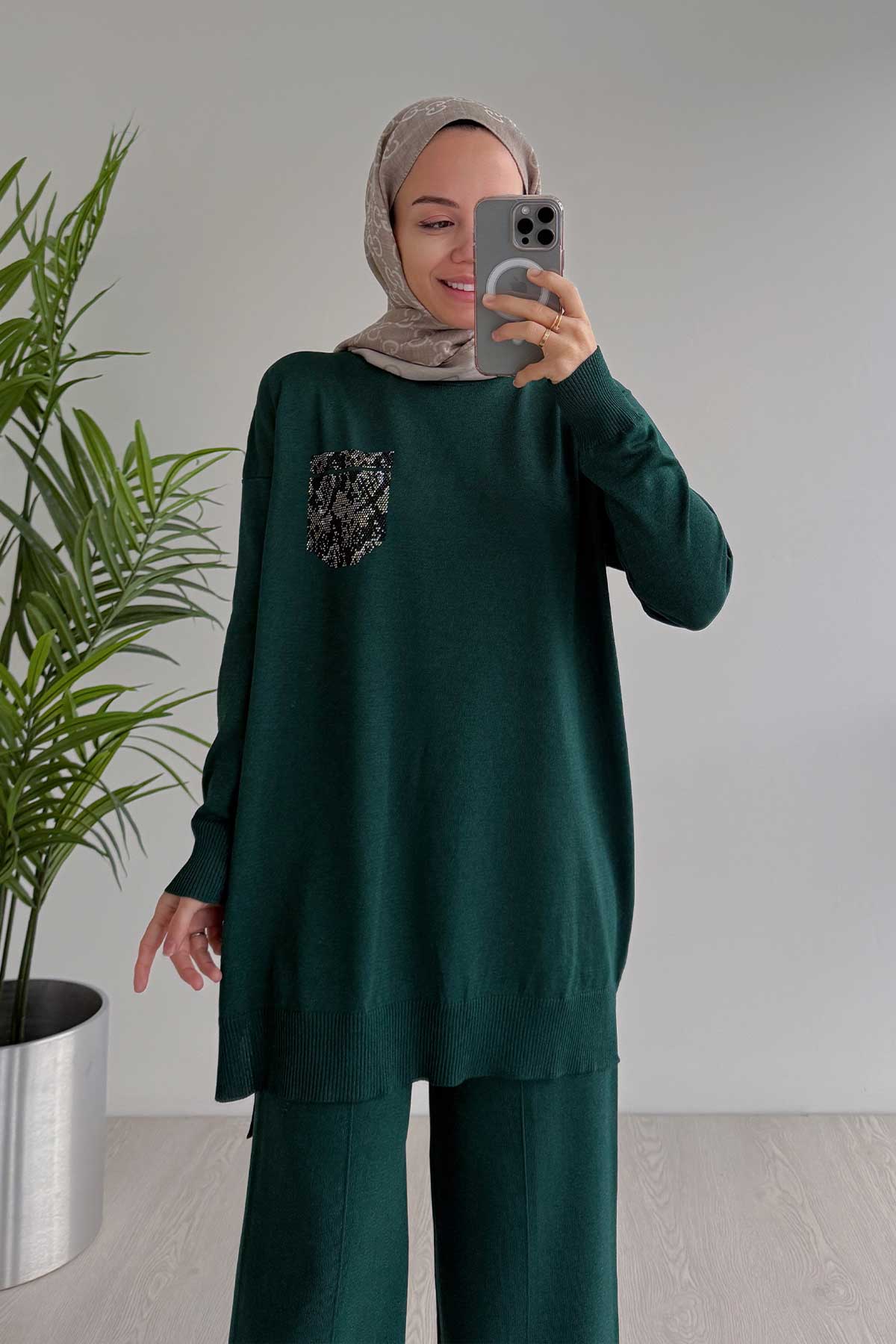 Stoned Pocket Mercerized Suit - Emerald Color