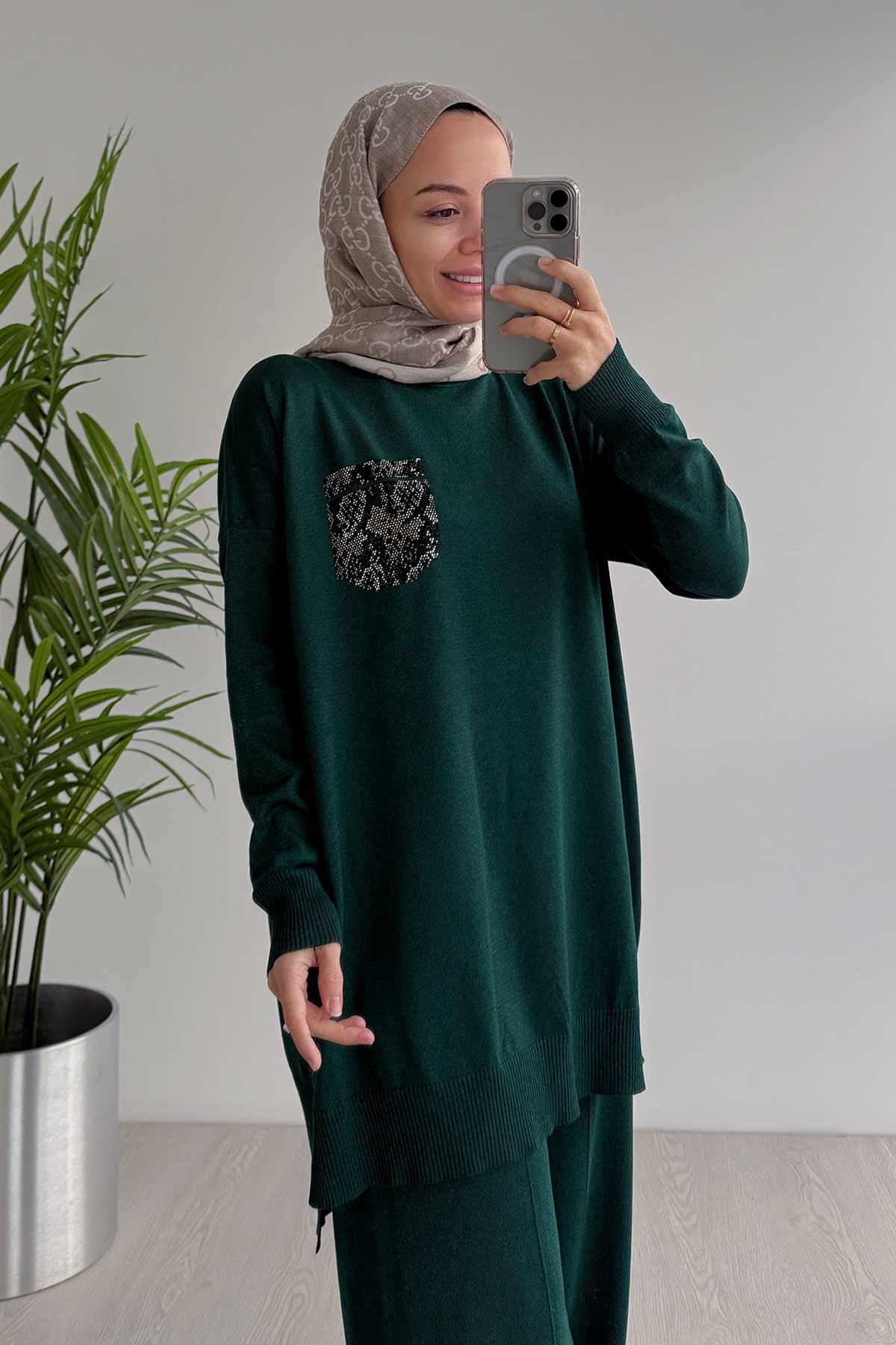 Stoned Pocket Mercerized Suit - Emerald Color