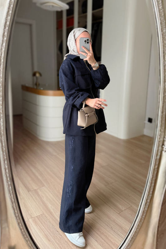 Lace-Detail Two-Piece Suit - Navy