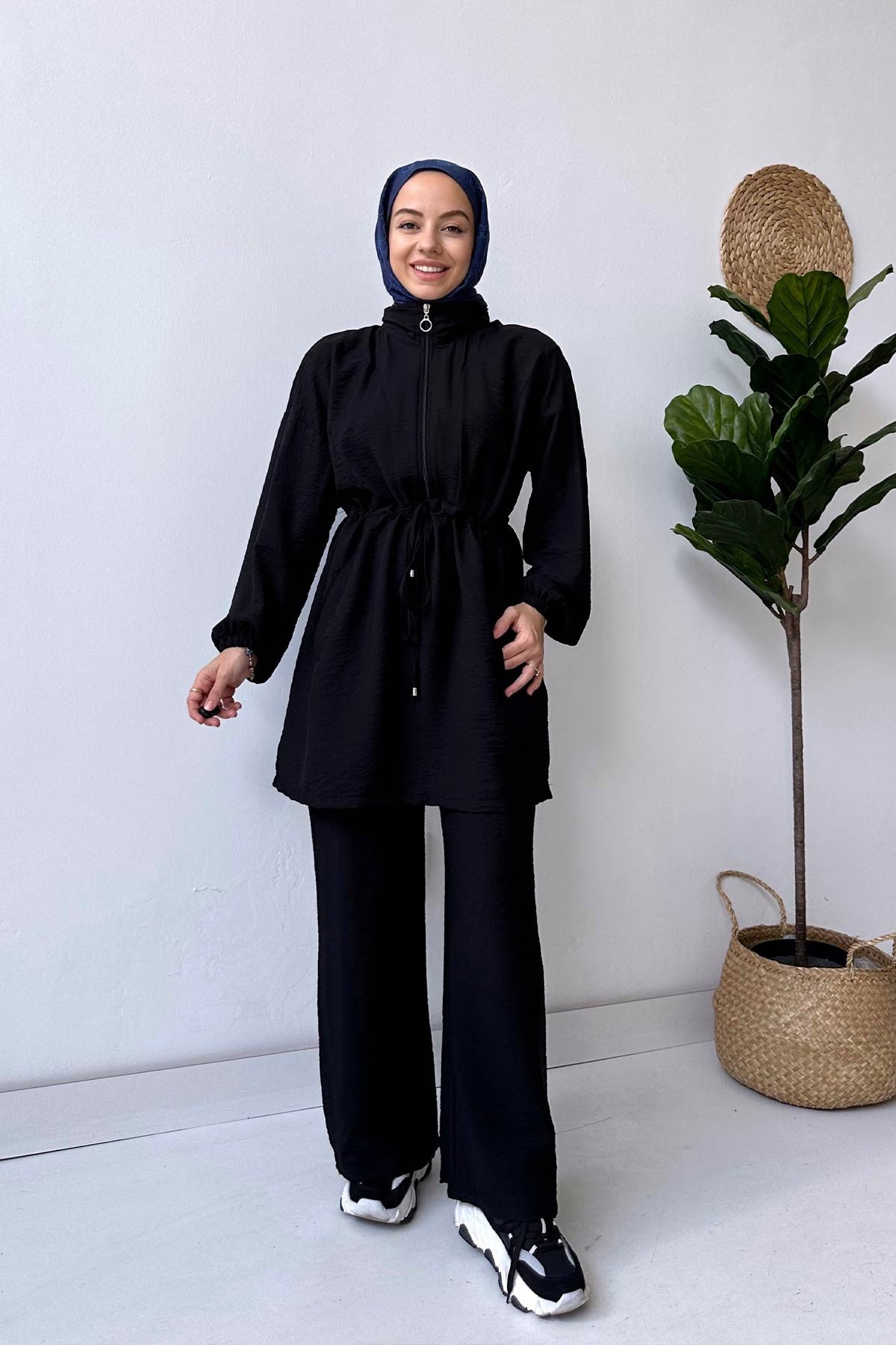 Collar Detail Beltied Suit - Black