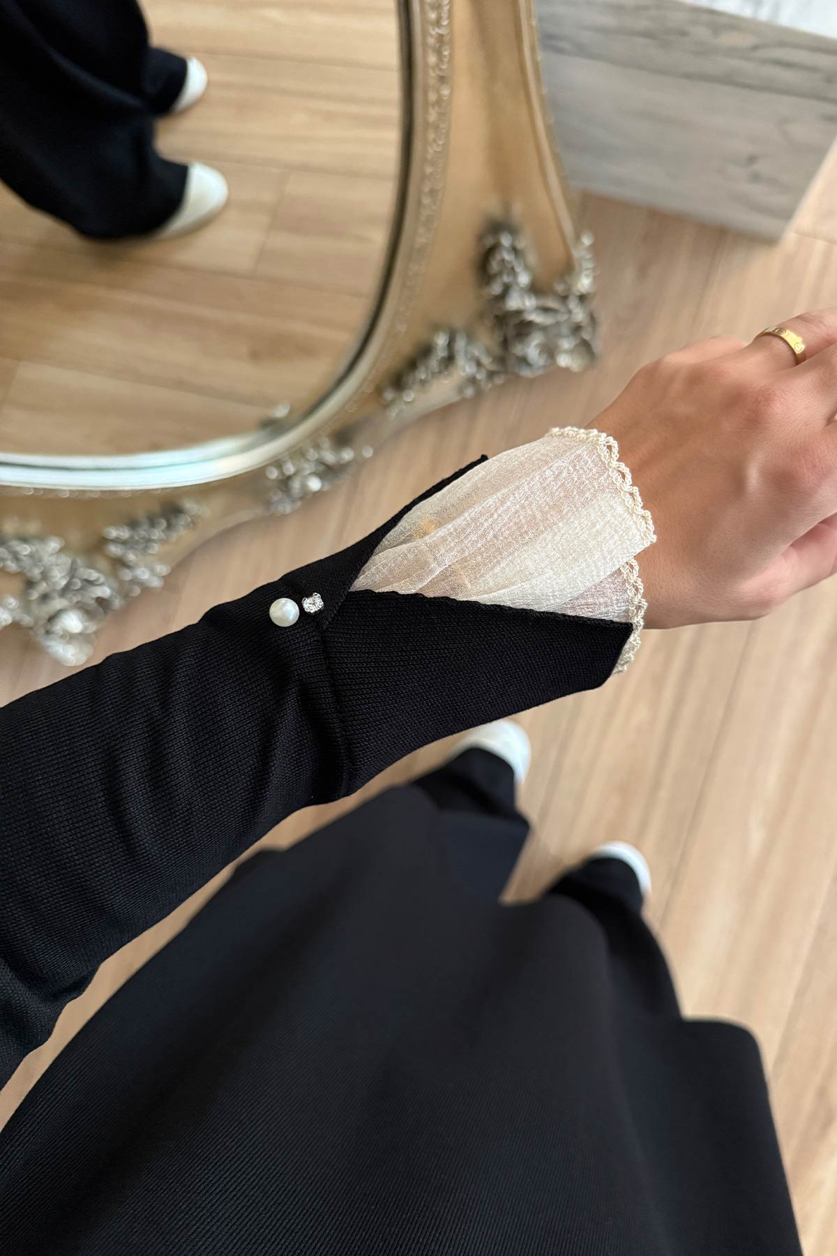 Mercerized Suit with Tulle Sleeves - Black