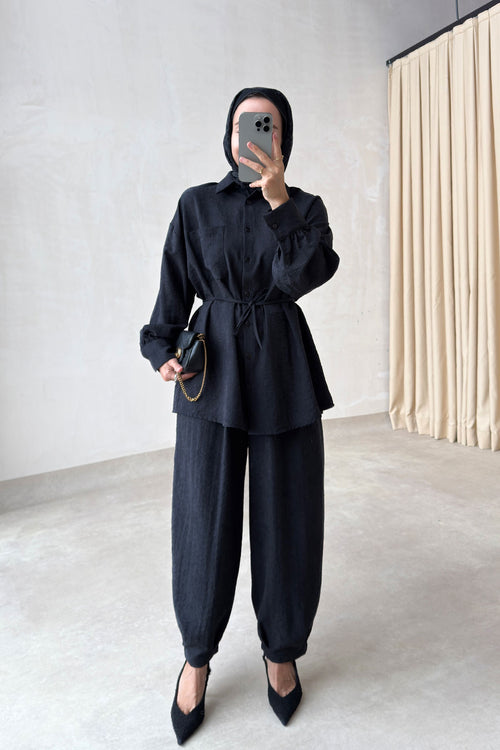 Two-Piece Suit with Harem-Leg Trousers - Black