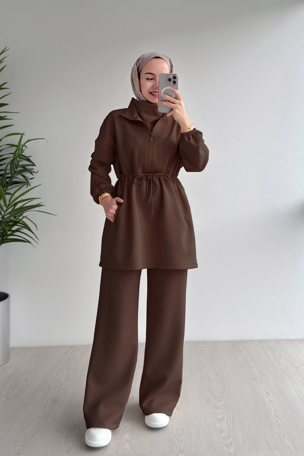 Design Collar Scuba Suit - Brown