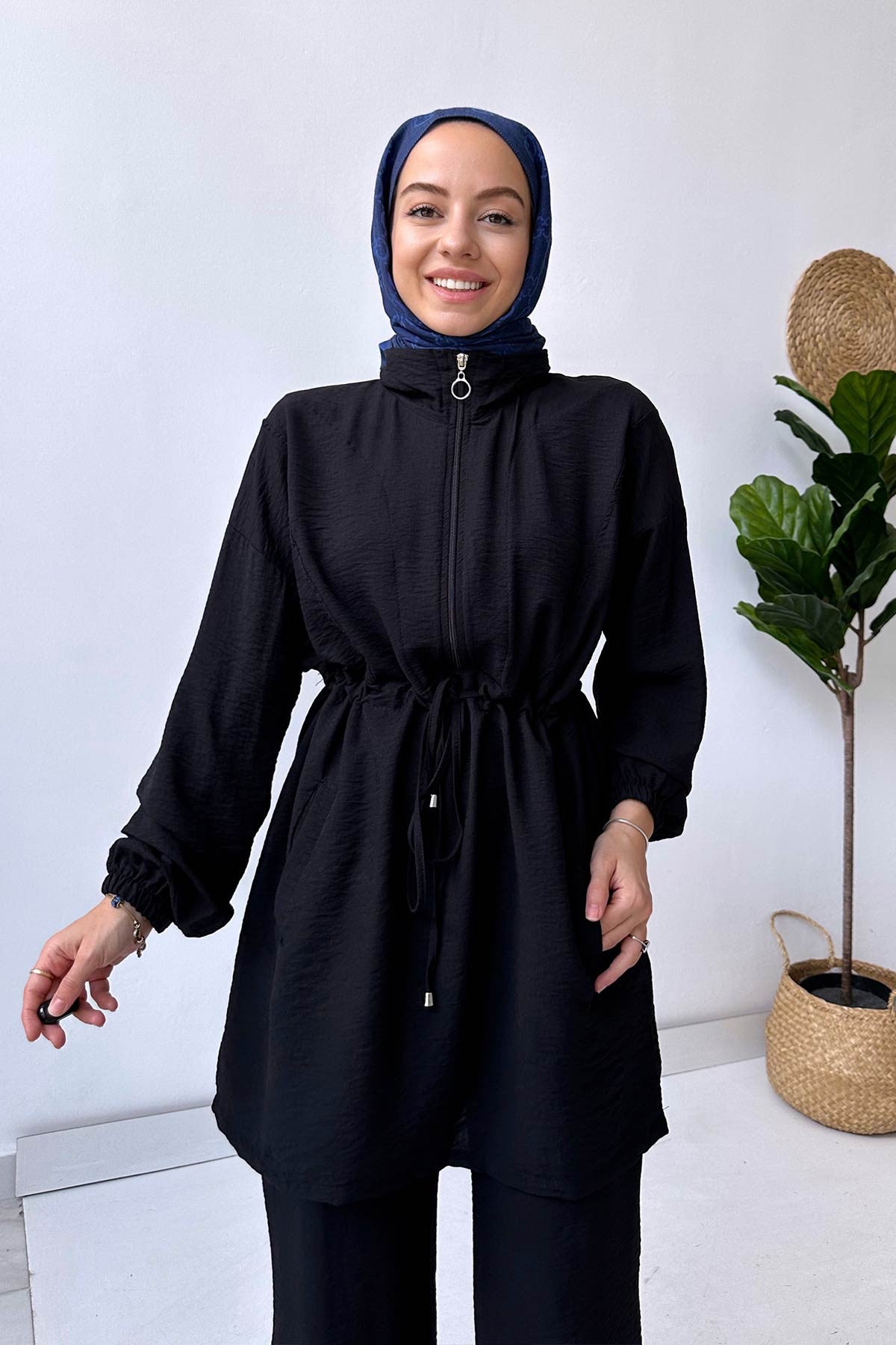 Collar Detail Beltied Suit - Black